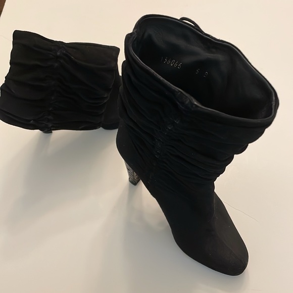 Authentic Gucci Boots - Picture 4 of 6